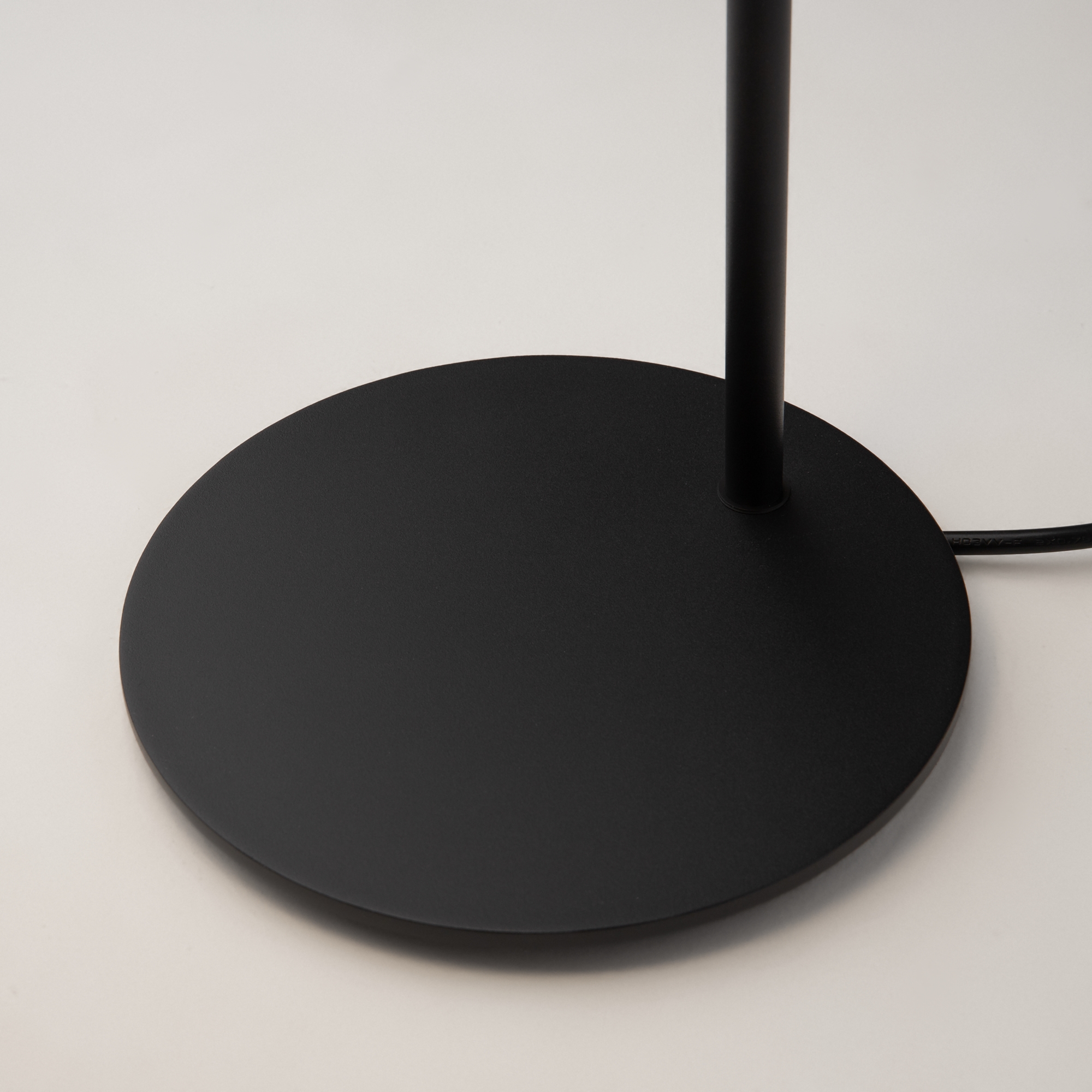 Настольный светильник Maytoni MOD126TL-01B - изображение 4