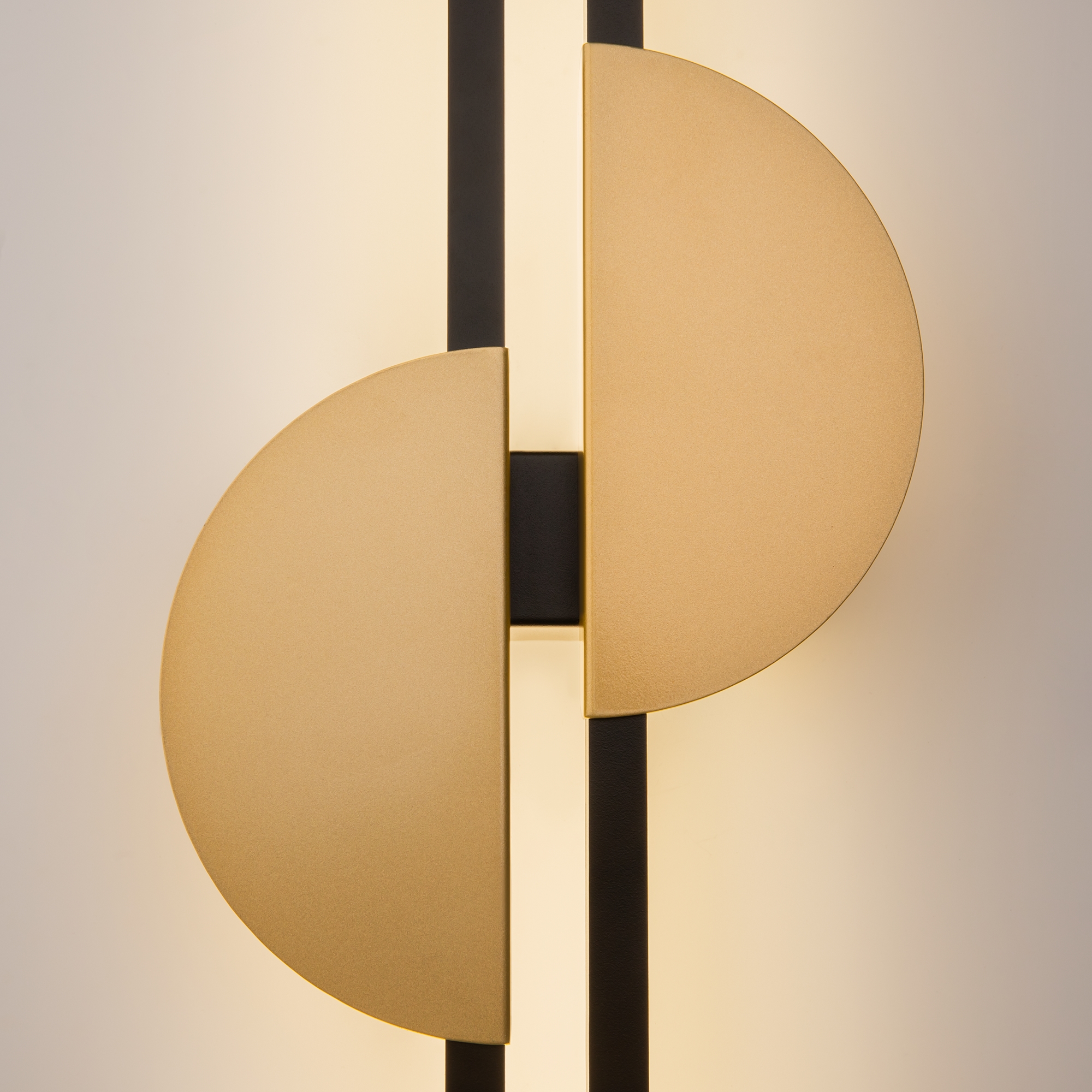 Настенный светильник (бра) Maytoni MOD179WL-L22BS4K1 - изображение 4