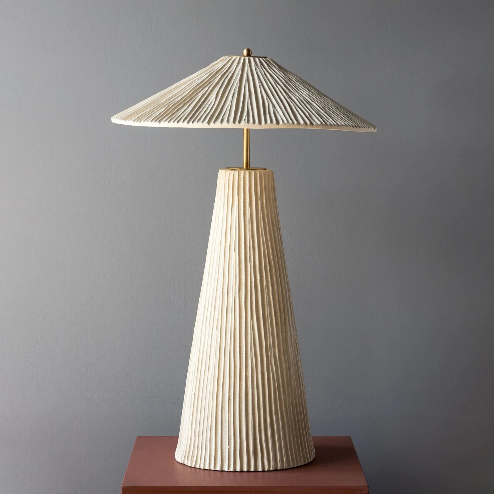  Настольная лампа PLESS 