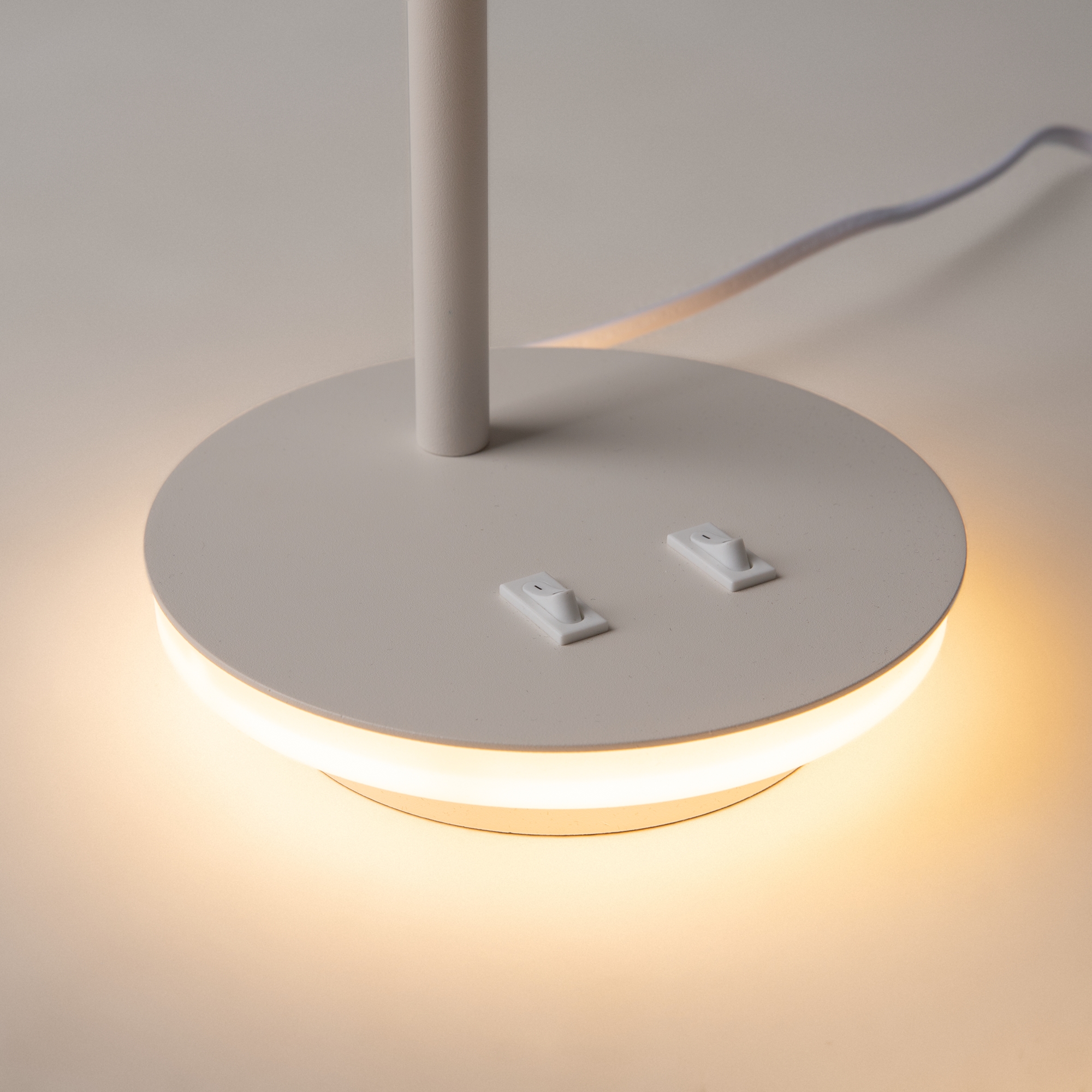 Настольный светильник Maytoni Z010TL-L8W3K - изображение 9