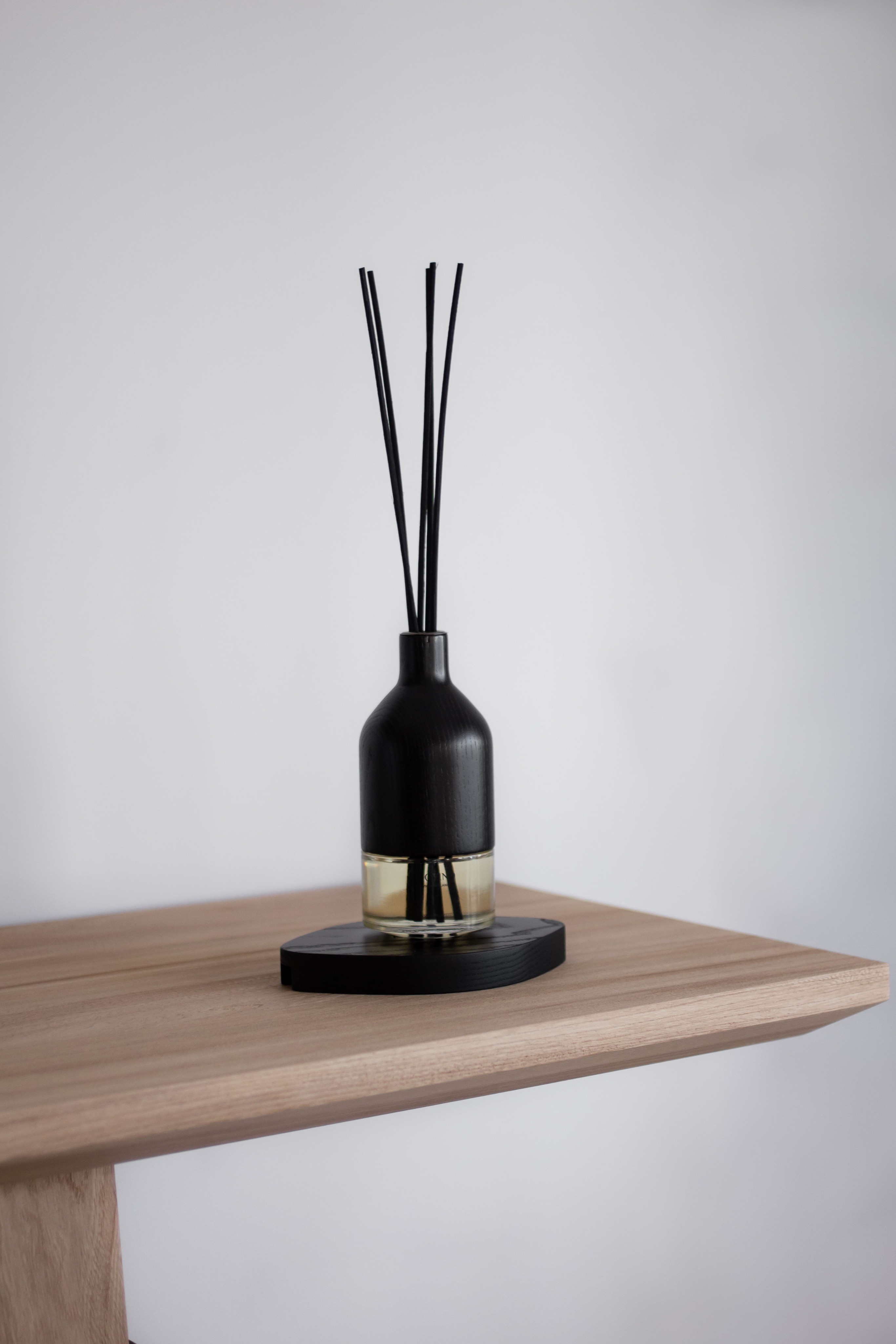 Интерьерный диффузор с палочками AMOVINO/ 4 аромата, темный ясень - изображение 4