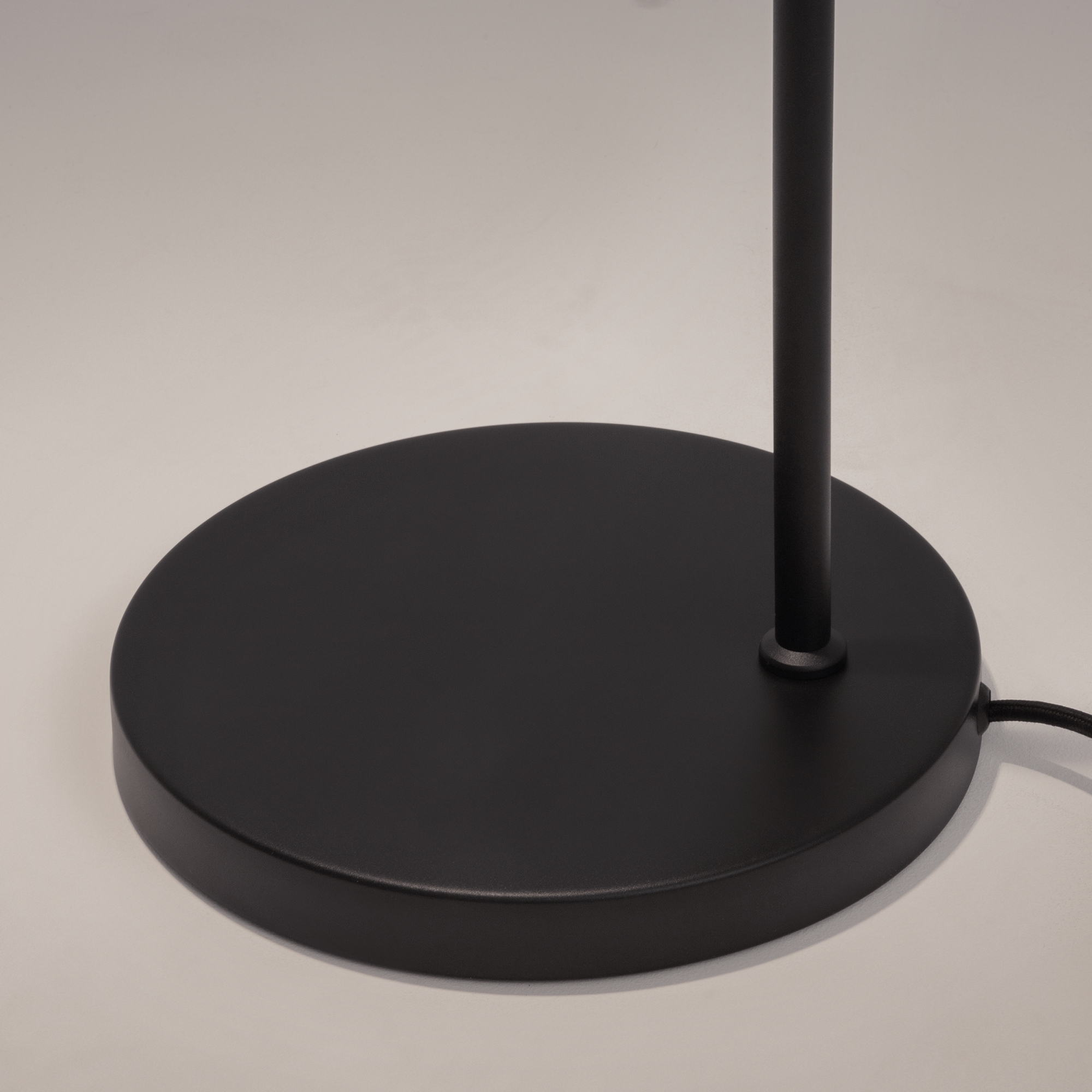 Напольный светильник (торшер) Maytoni MOD129FL-01B - изображение 11