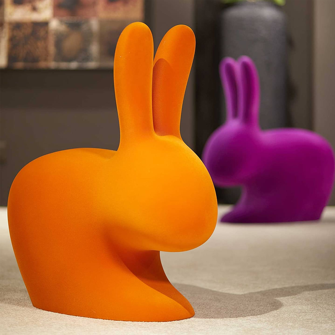 Стул Rabbit Chair Velvet by Qeeboo — дизайнерская мебель, свет и декор Made Sense
