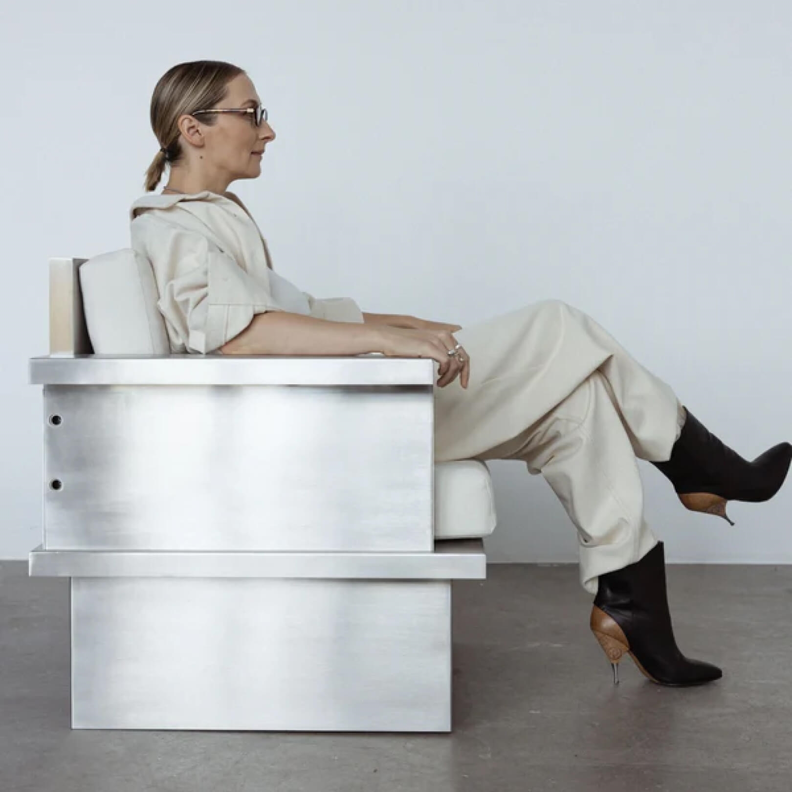 Кресло Ula Armchair by KOS STUDIO — дизайнерская мебель, свет и декор Made Sense