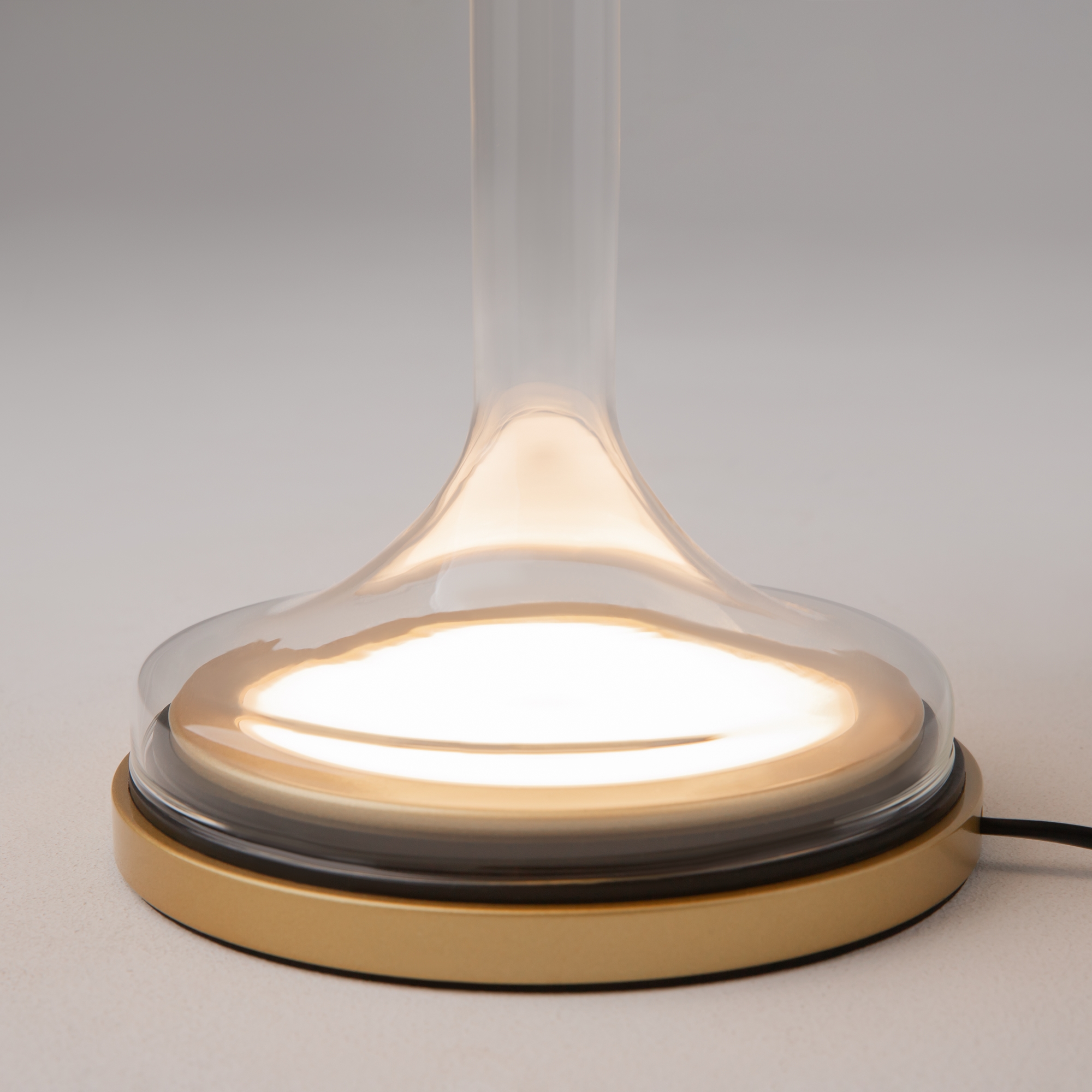 Настольный светильник Maytoni MOD286TL-L18G3K - изображение 2