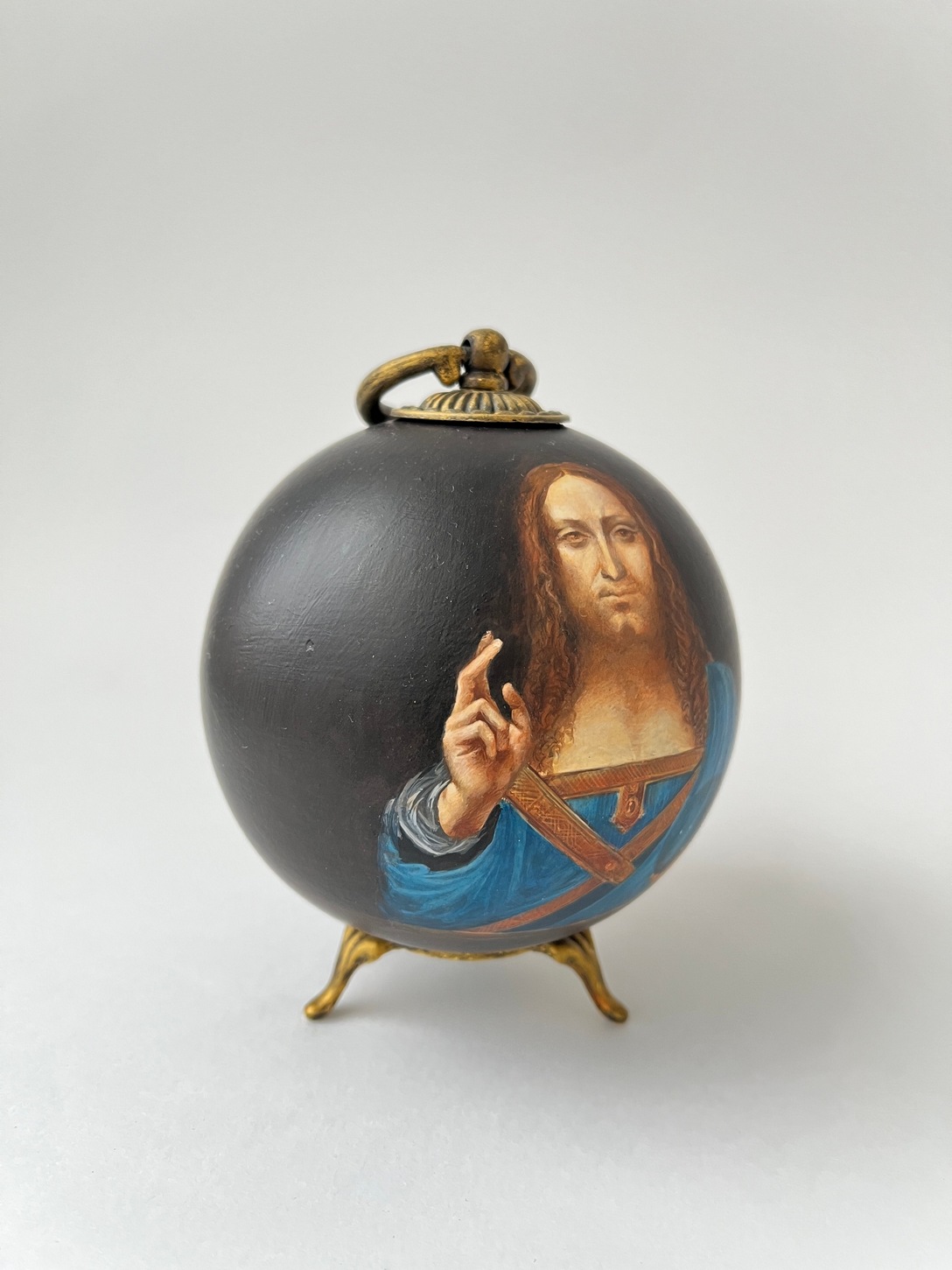 Коллекционный шар по мотивам картины Леонардо да Винчи «Спаситель мира» - изображение 2