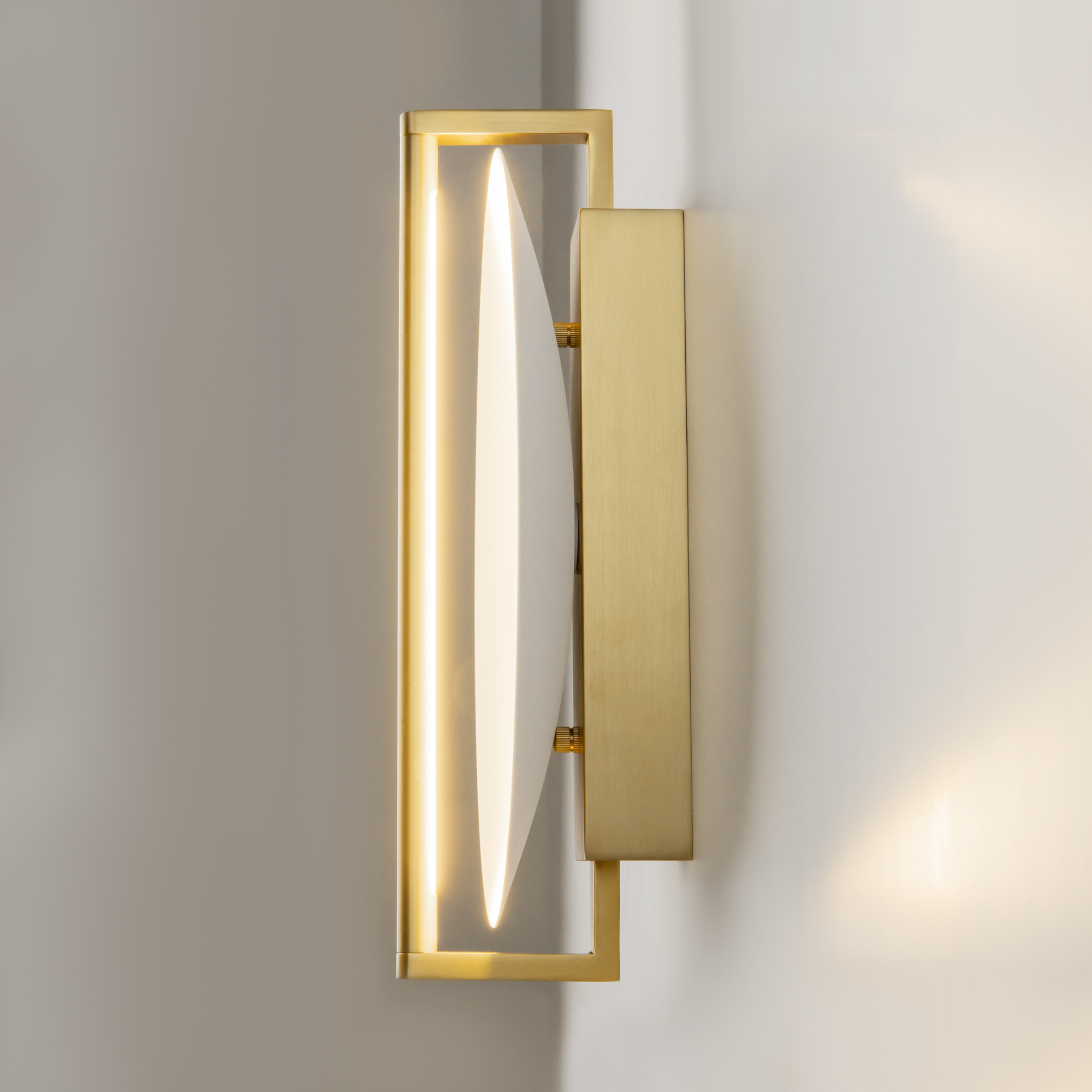 Настенный светильник (бра) Maytoni MOD279WL-L14G3K - изображение 12