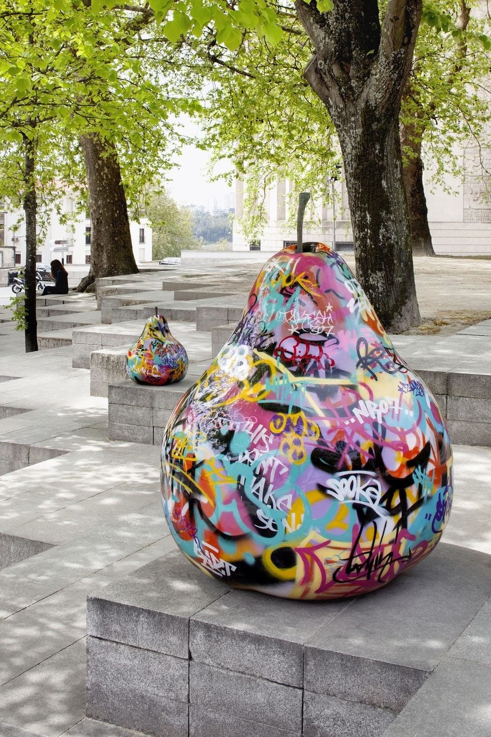 Pear Graffiti by BULL & STEIN — дизайнерская мебель, свет и декор Made Sense