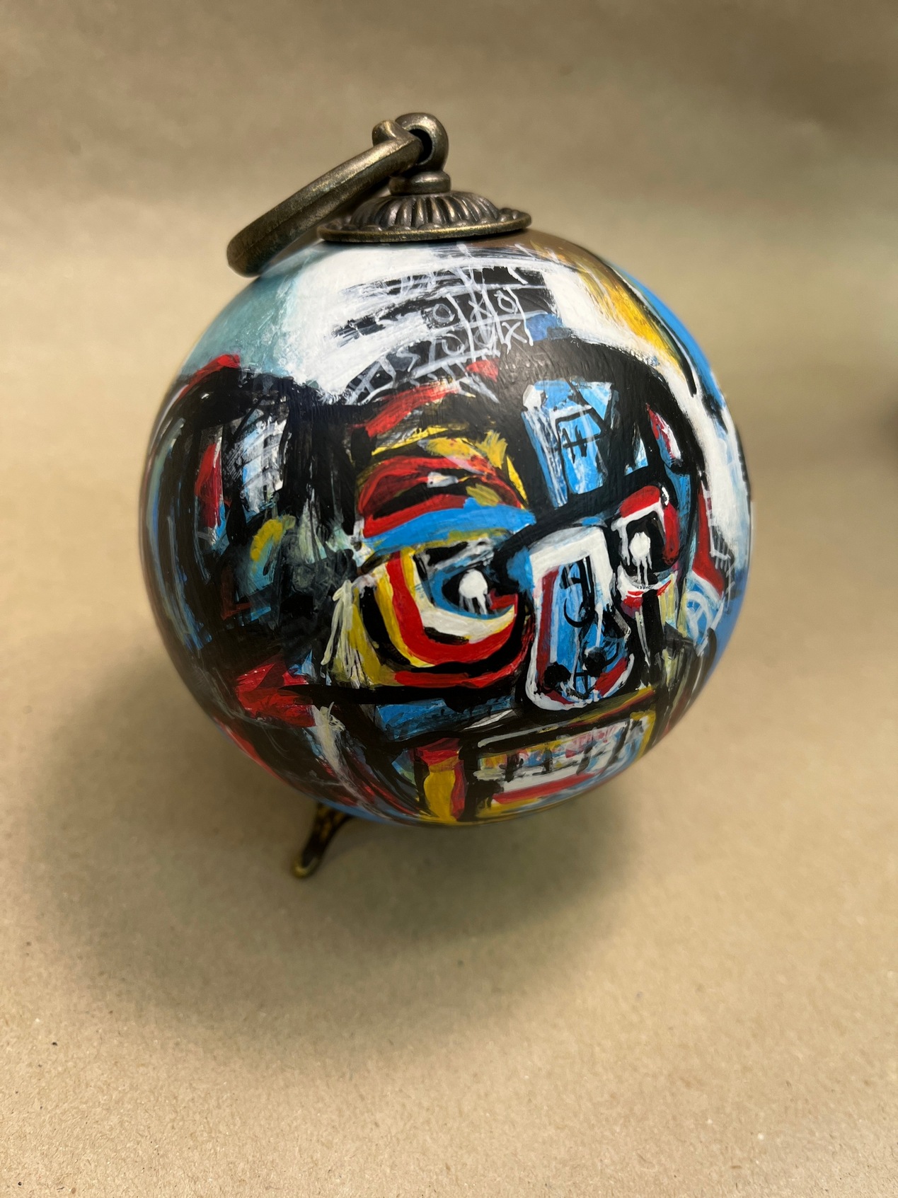 Коллекционный шар по мотивам картины Жана-Мшеля Баския «Untitled» - изображение 3